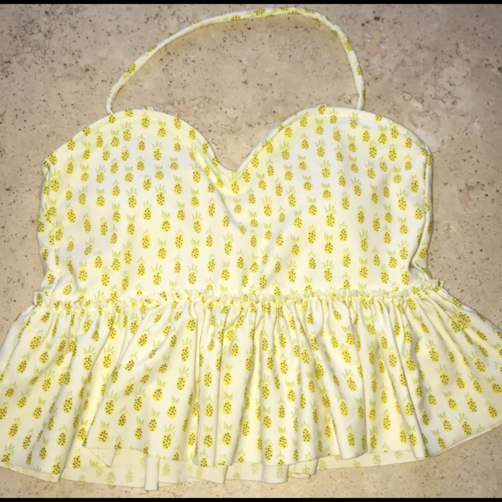 ✨🍉☀️Kortni Jeane bikini swim top